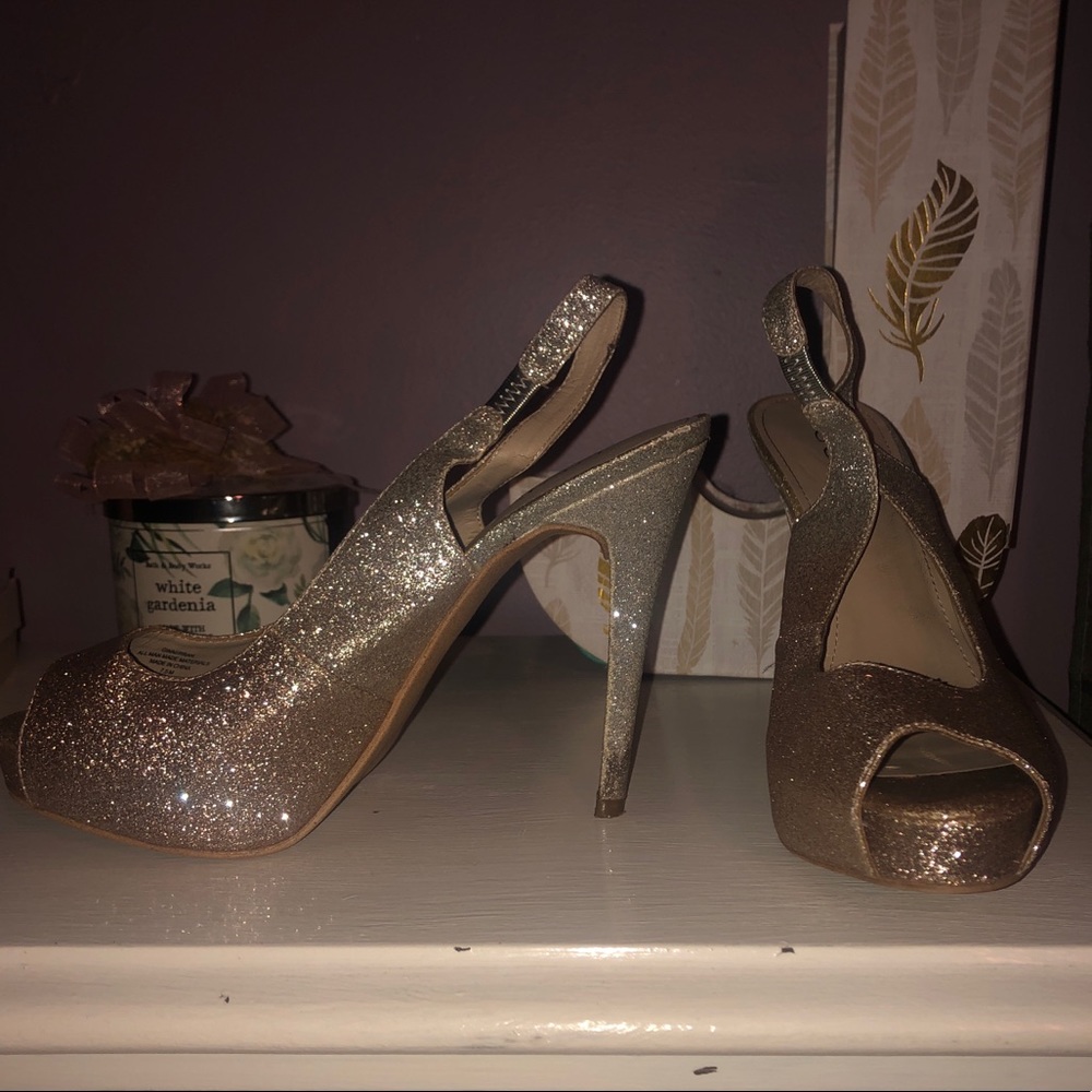 GUESS Glitter Pumps - Picture 2 of 4